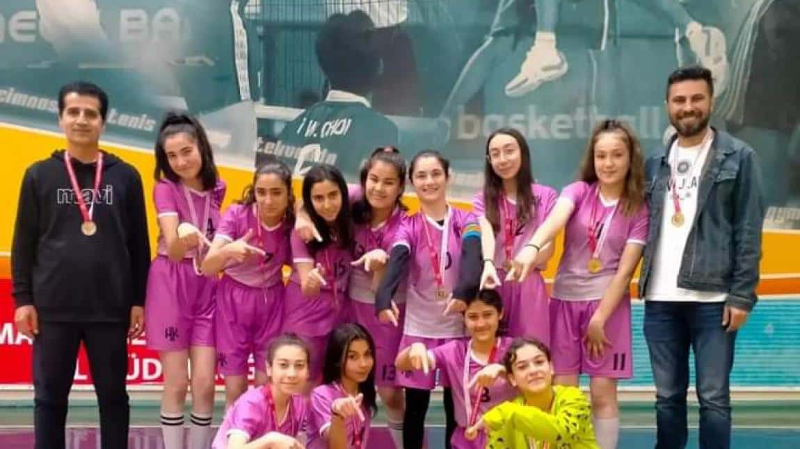 Okulumuz Kız Futsal Takımı İl Birincisi Oldu. Tebrikler...